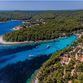 6 Bedroom Beachfront Villa with Heated Pool near Vela Luka on Korcula Island, Sleep 12